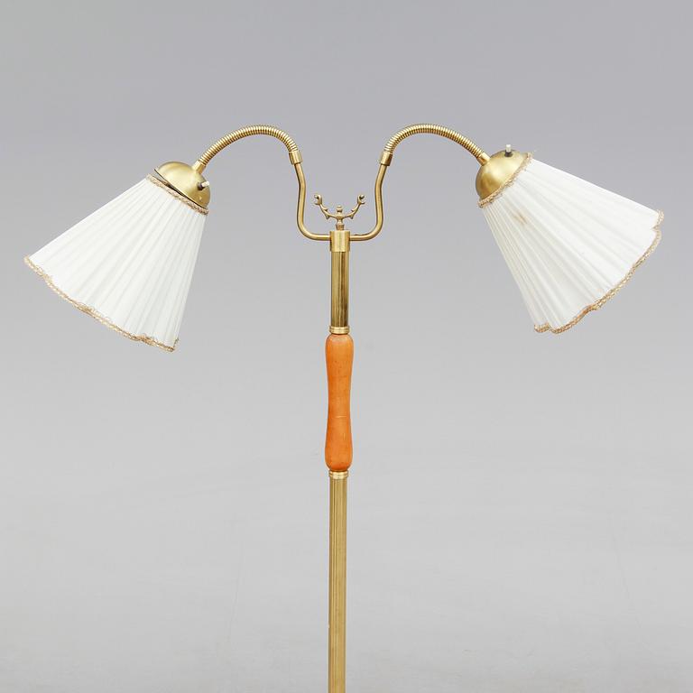 GOLVLAMPA, Pagos, 1900-talets mitt.