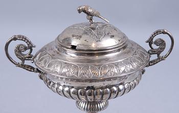 SOCKERSKÅL, silver, senempire, Göteborg, 1832. Tot vikt 710 g.