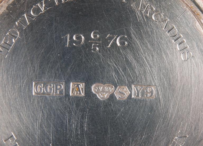 POKAL, BÄGARE samt SKÅL PÅ FOT, silver, 1900-tal. Total vikt ca 550 gram.