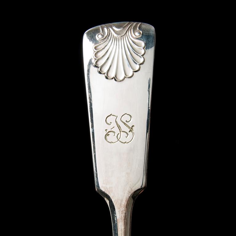 BESTICK, 62 delar, silver, "Mussla", Kultakeskus, Tavastehus, 1950-tal. Totalvikt utan knivar 1378,6 g.