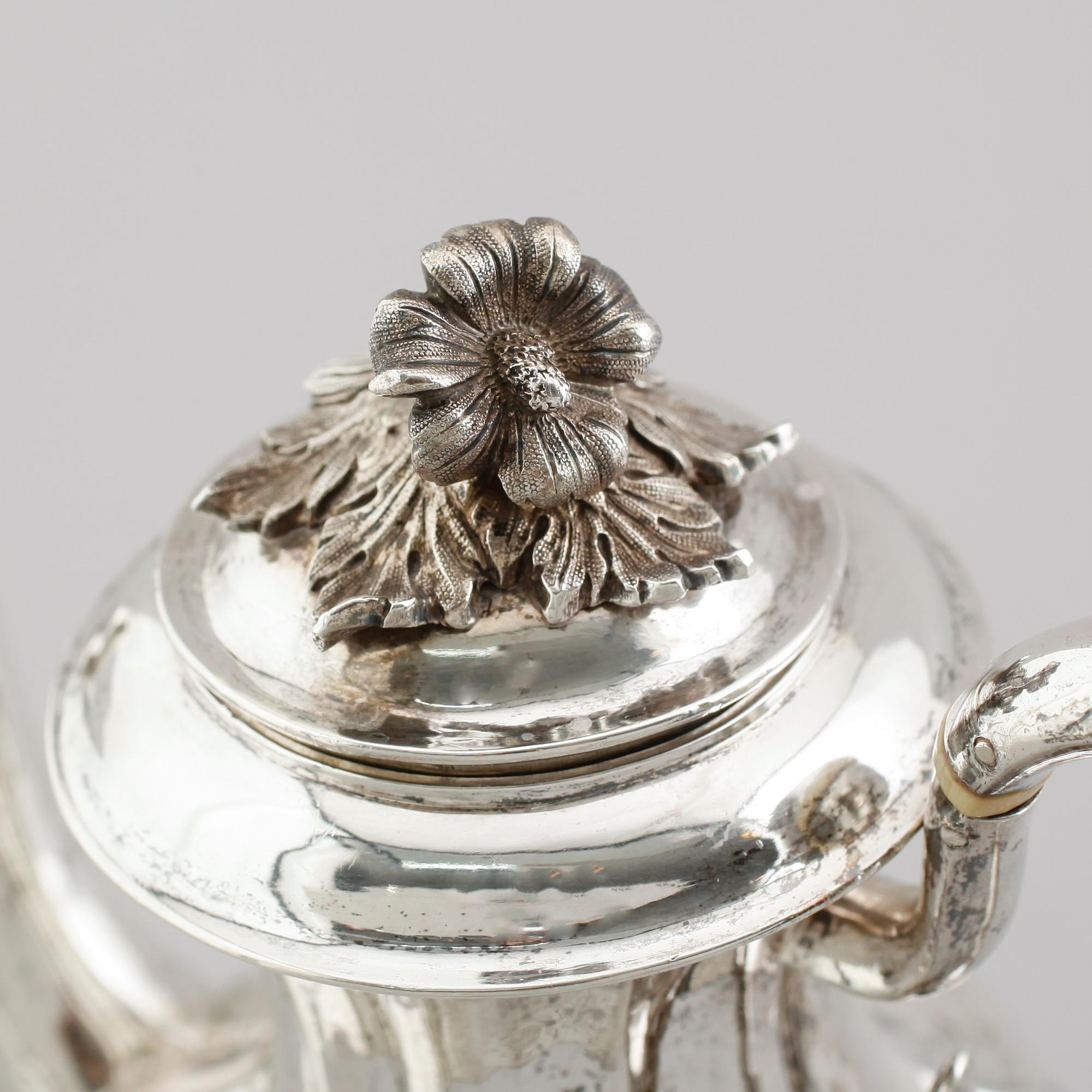 CHOKLADKANNA, silver, Gustaf Möllenborg, Stockholm 1845. Vikt ca 318 gram.