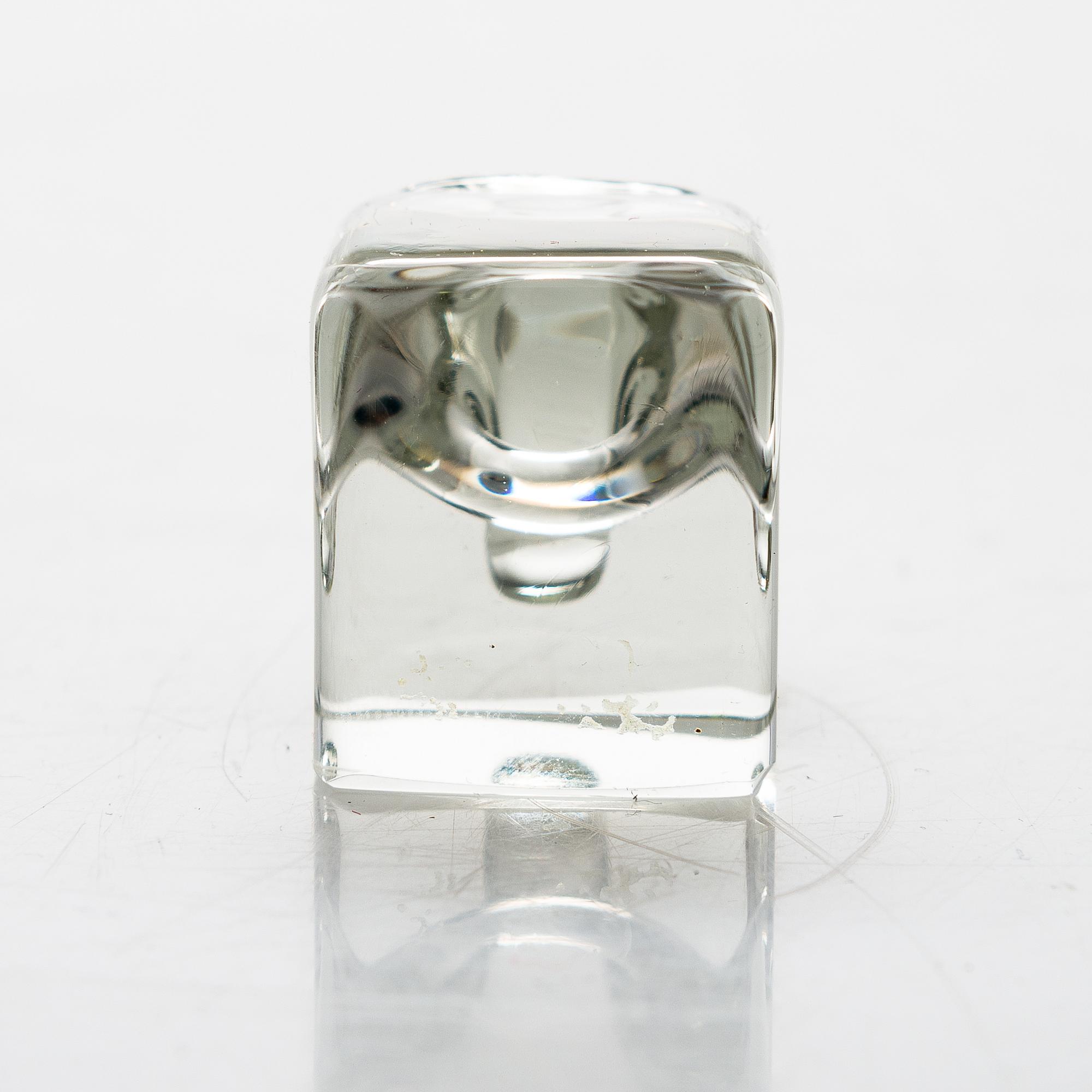 OIVA TOIKKA, lasiveistos, signeerattu Nuutajärvi Notsjö.