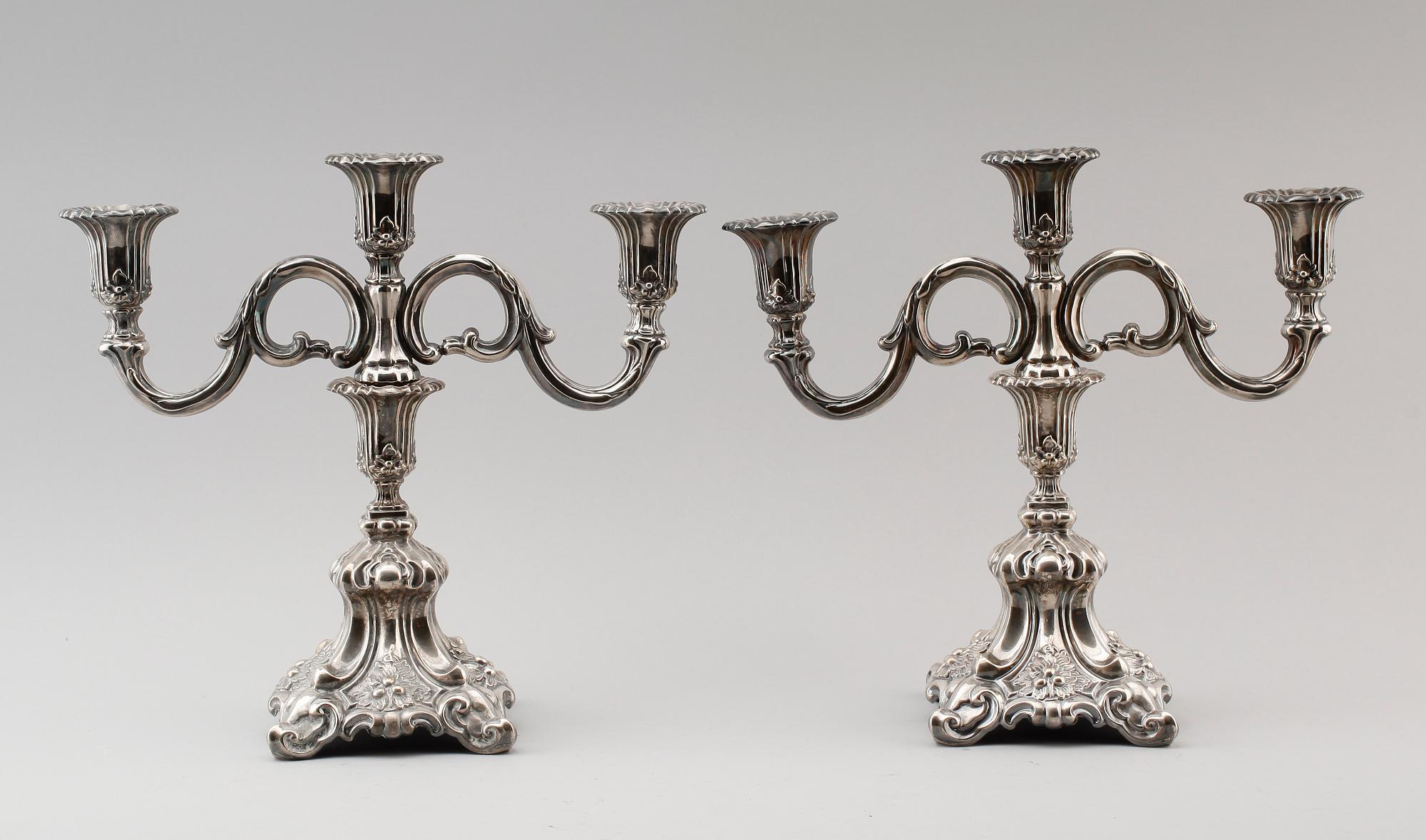KANDELABRAR, 1 par, nysilver, 1900-talets första hälft.