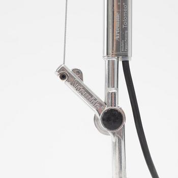 Michele De Lucchi & Giancarlo Fassina, golvlampor, ett par "Tolomeo", Artemide, Italien.