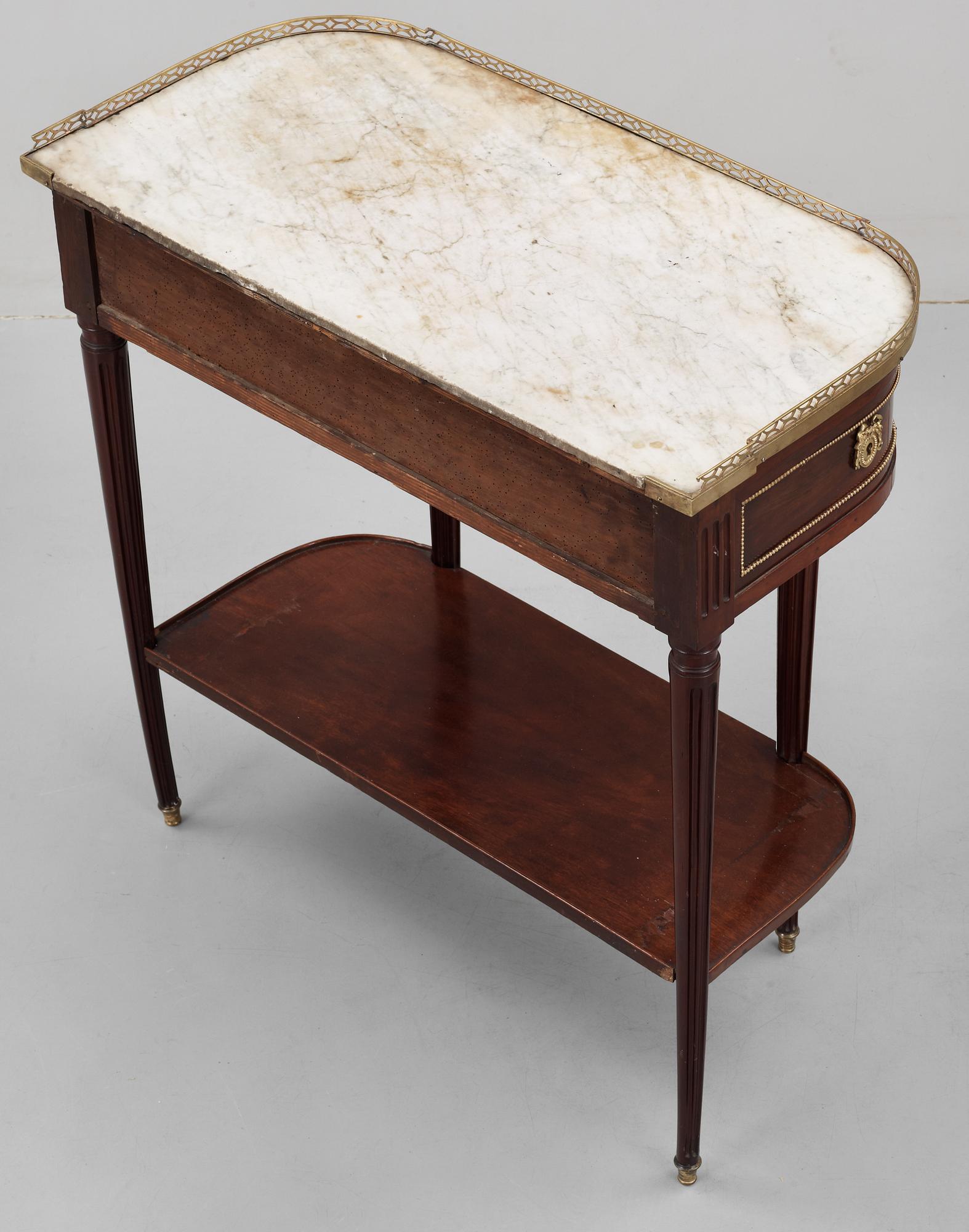 KONSOLBORD, s.k. Console dessert. Frankrike, 1700-talets slut. Louis XVI.