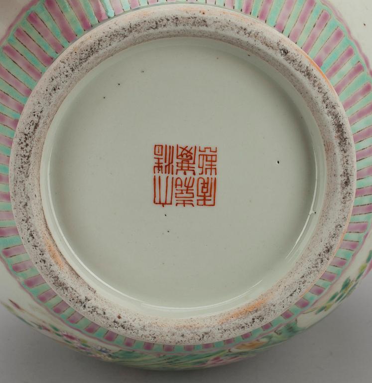 VAS, porslin, Kina 1900-talets början.