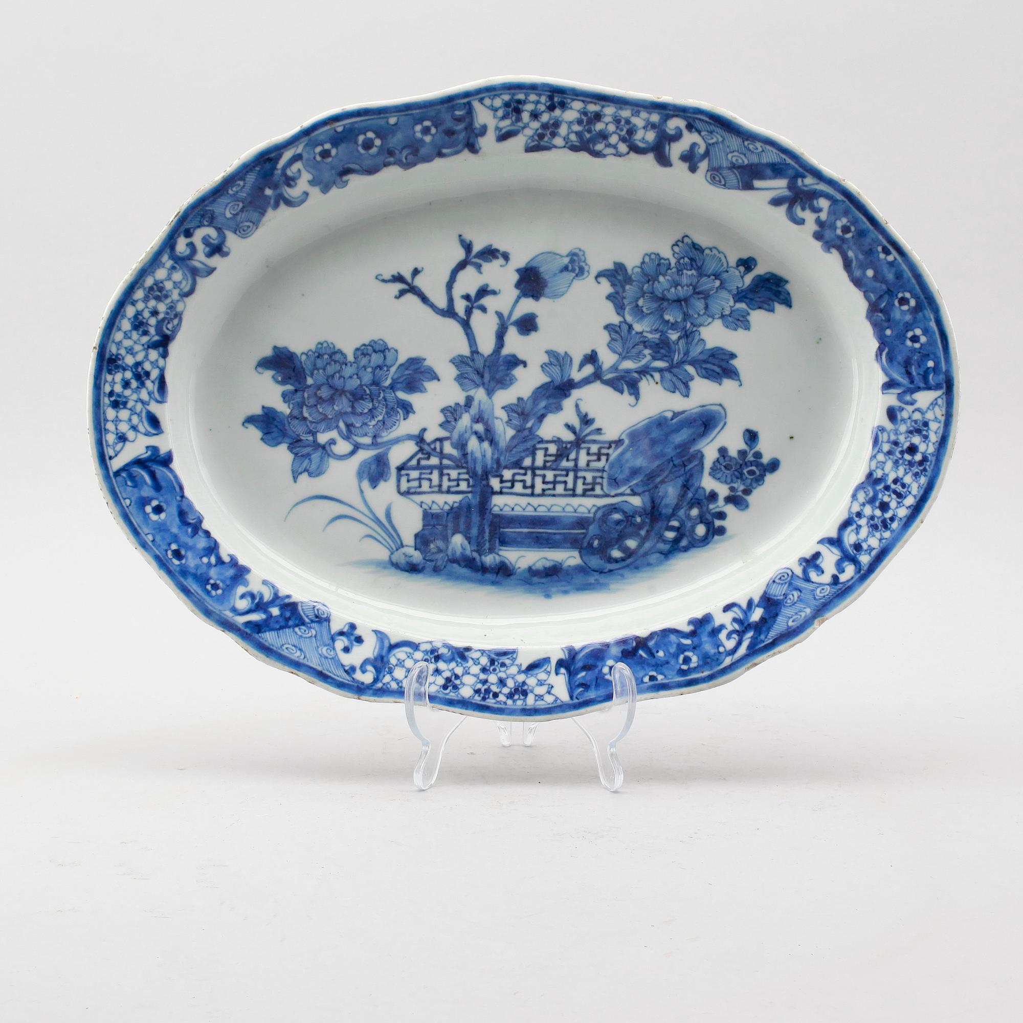 STEKFAT, porslin, Kina, Qianlong 1736-1795.
