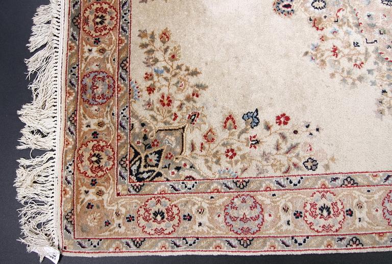 MATTA, orientalisk, ca 145x245.