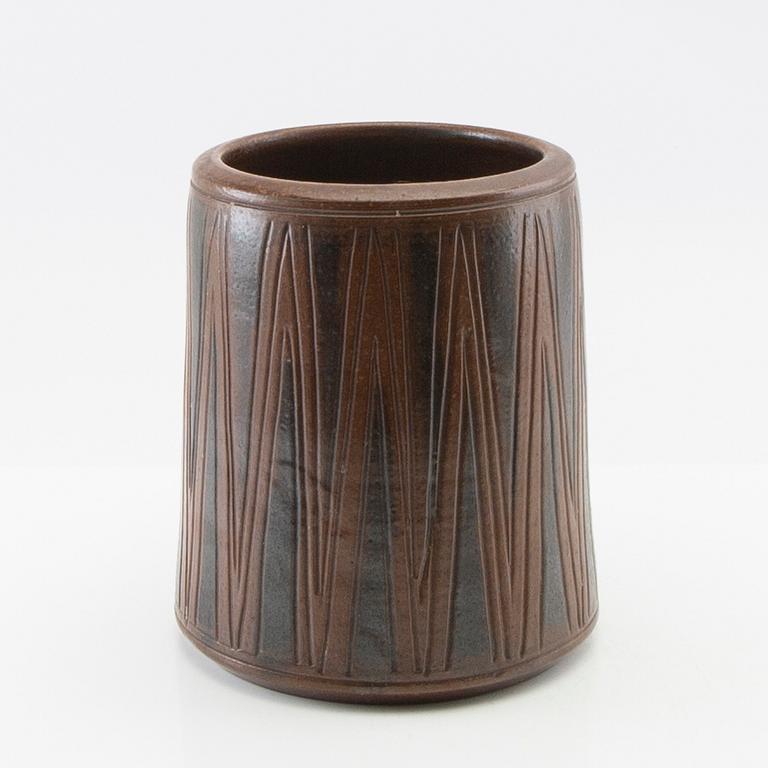 Birger Larsson at Wallåkra stoneware, mid-20th century.