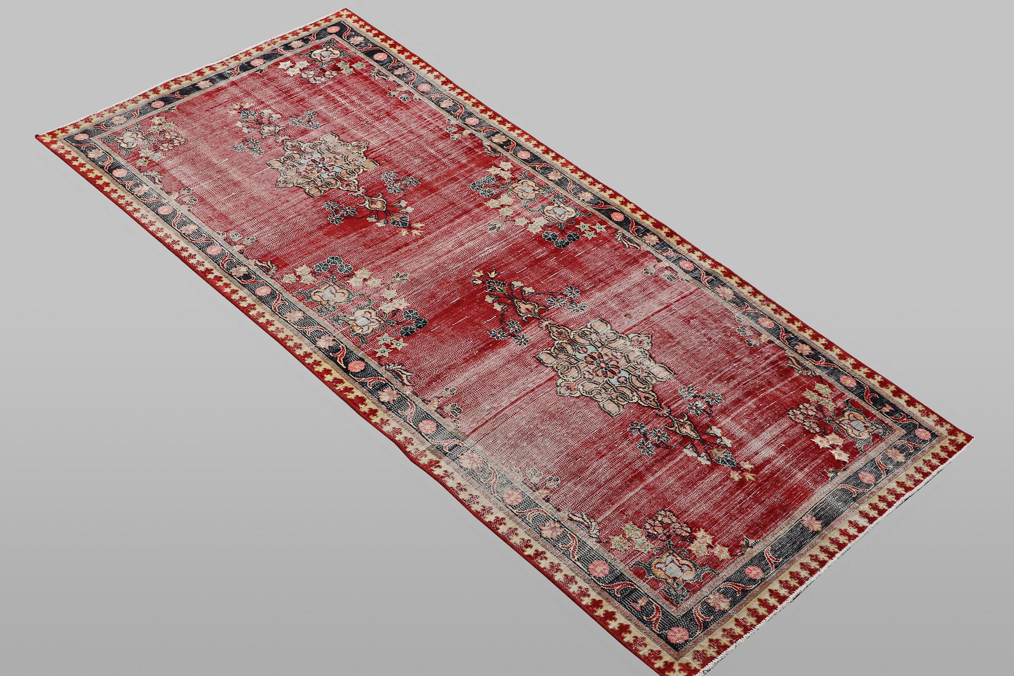 Matta, orientalisk, vintage design, ca 207 x 86 cm.