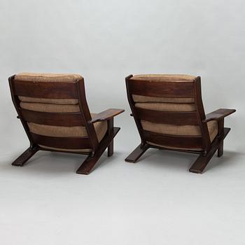 Esko Pajamies, A pair of 1970s 'Pele' armchair for Lepofinn, Finland.