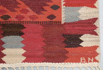 CARPET. "Röda nejlikan". Tapestry weave. 396,5 x 404,5 cm. Signed AB MMF BN.