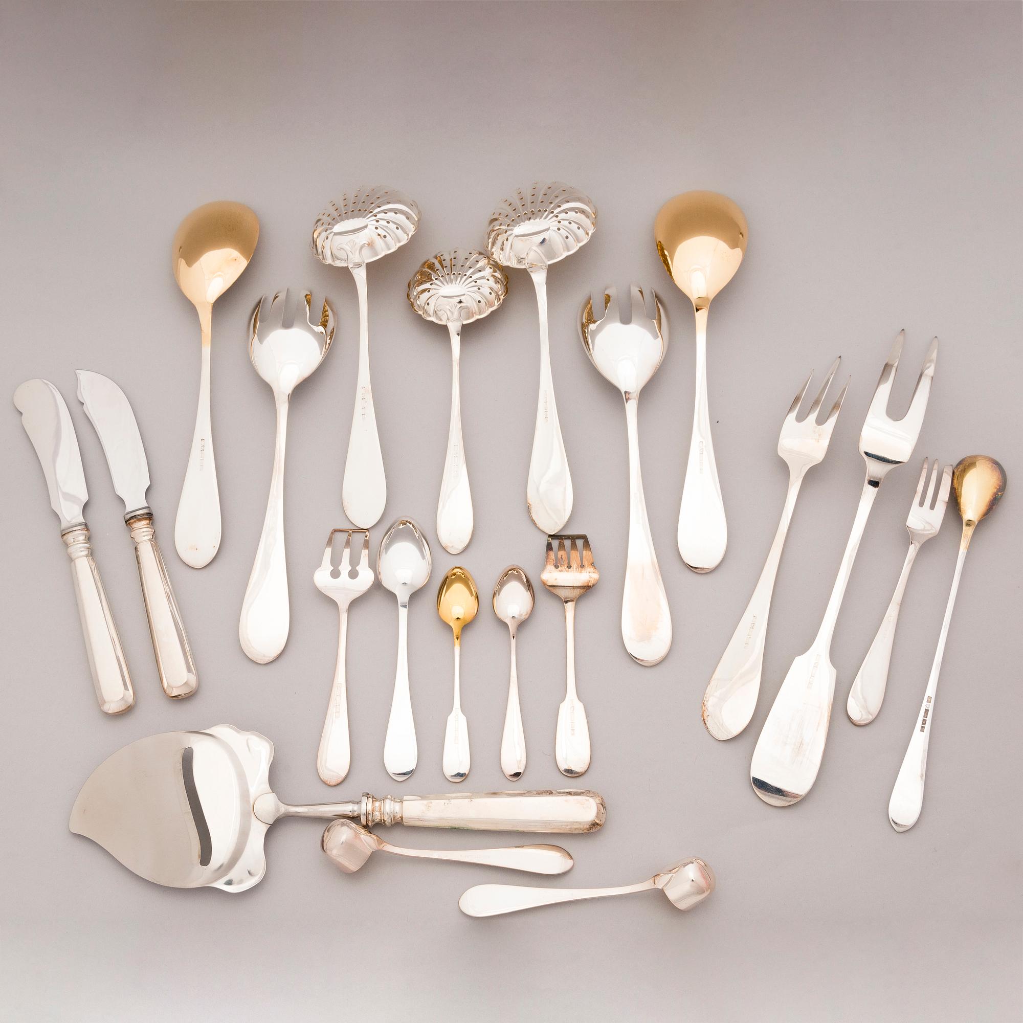 Silver cutlery, totally 70 pieces of two different series. Suomen Kultaseppä oy/ Kultateollisuus oy, Turku 1911-1973.