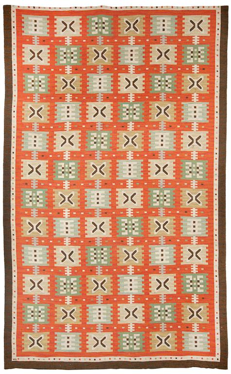 CARPET. Rölakan (flat weave). 490 x 305,5 cm. Signed TPB (Textilatelier Polly Björkman).