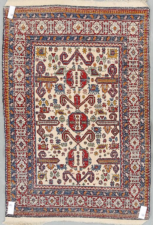 MATTA, semiantik Shirvan. Ca 156x110.