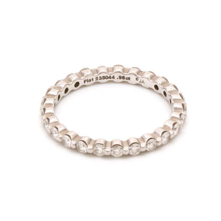 Full eternity band, platinum, 25 brilliant-cut diamonds 0.98 ct F-G VS1-2, James Allen ref 235044.