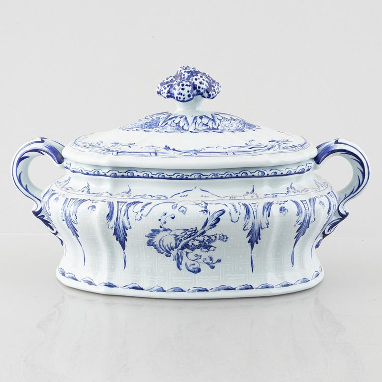 Terrin, porslin, efter original från 1758, Rörstrand, 1976.