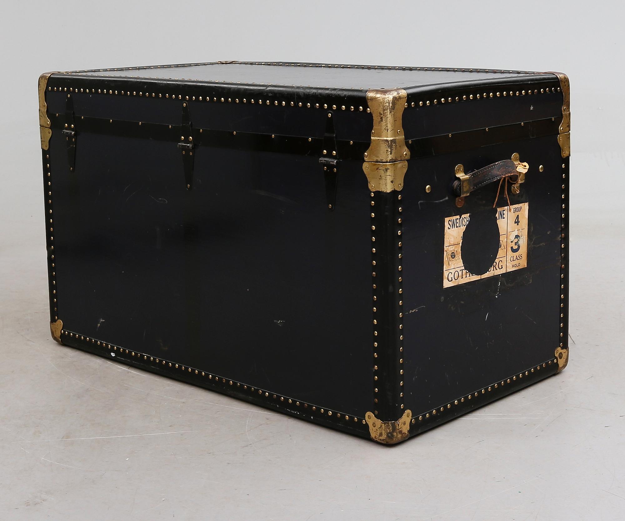 KOFFERT, 1900-talets första hälft.