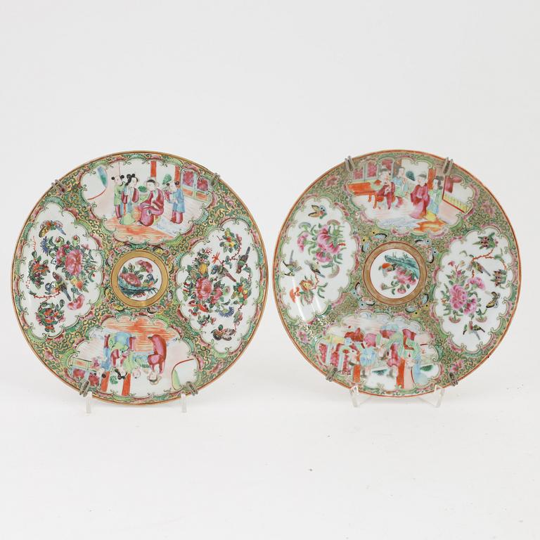 Five Chinese plates (4+1), Canton, mid 19th Century.