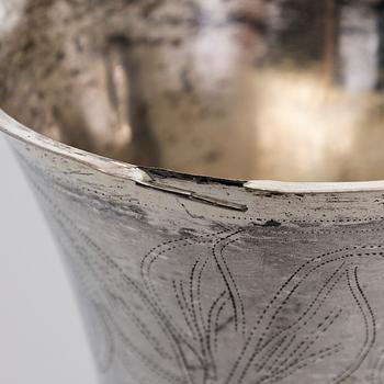 Pikareita, 2 kpl, hopea, Petter Törnqvist, 1794, ja Bengt Christian Tallberg, 1814, Hämeenlinna.