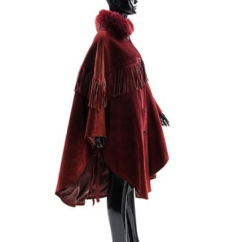 CAPE, Christian Dior.