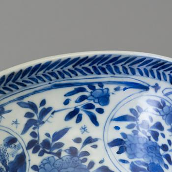 A blue and white trumpet vase, Qing dynasty, Kangxi (1662-1722).