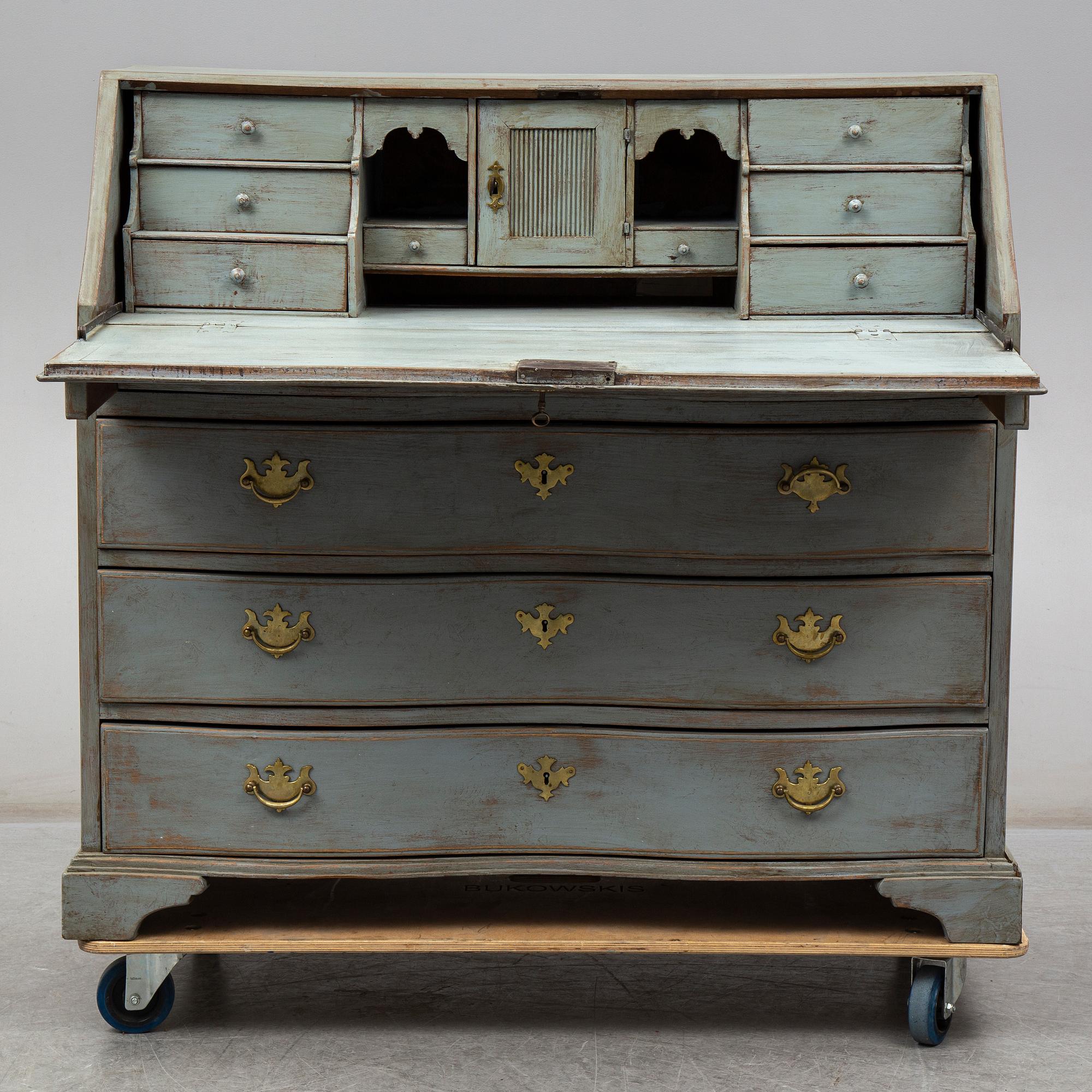 a secretaire from the first haöf of the 19th century.