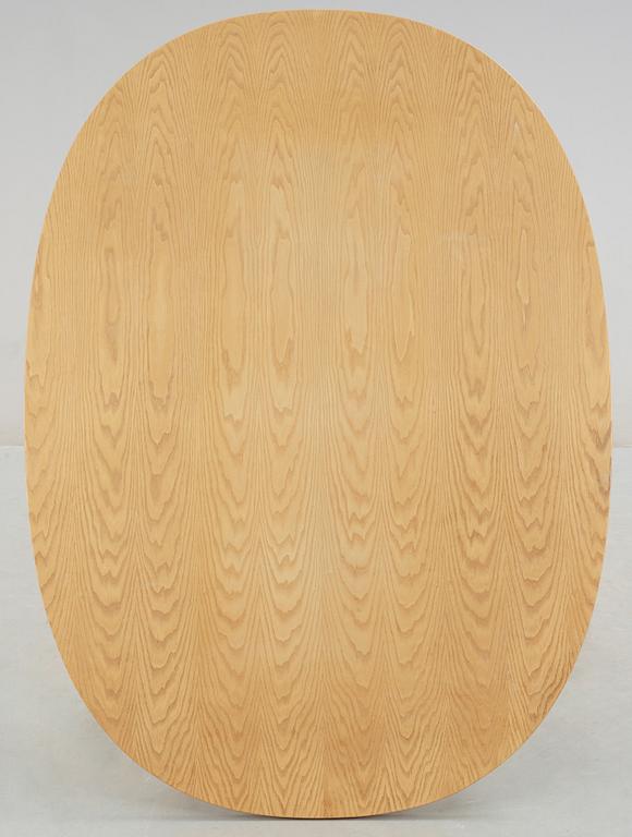BORD, "Superellips" Bruno Mathsson och Piet Hein för Fritz Hansen, Bruno Mathsson international, Värnamo.