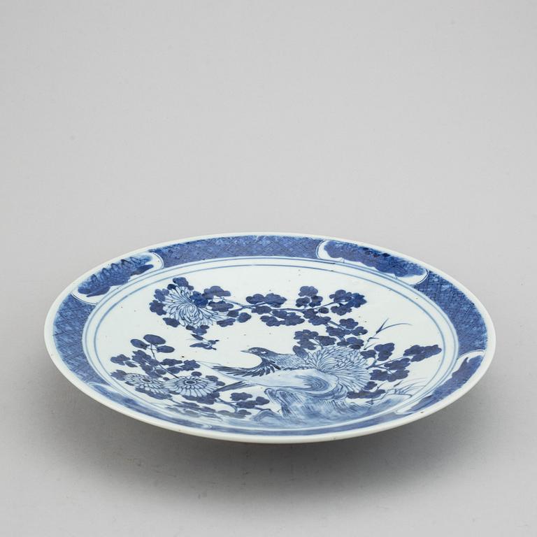 Two blue and white serving dishes, Qing dynasty, 18th/19th century.