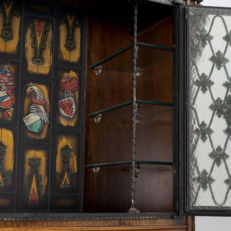 Barskåp, barockstil, 1900-talets första hälft.