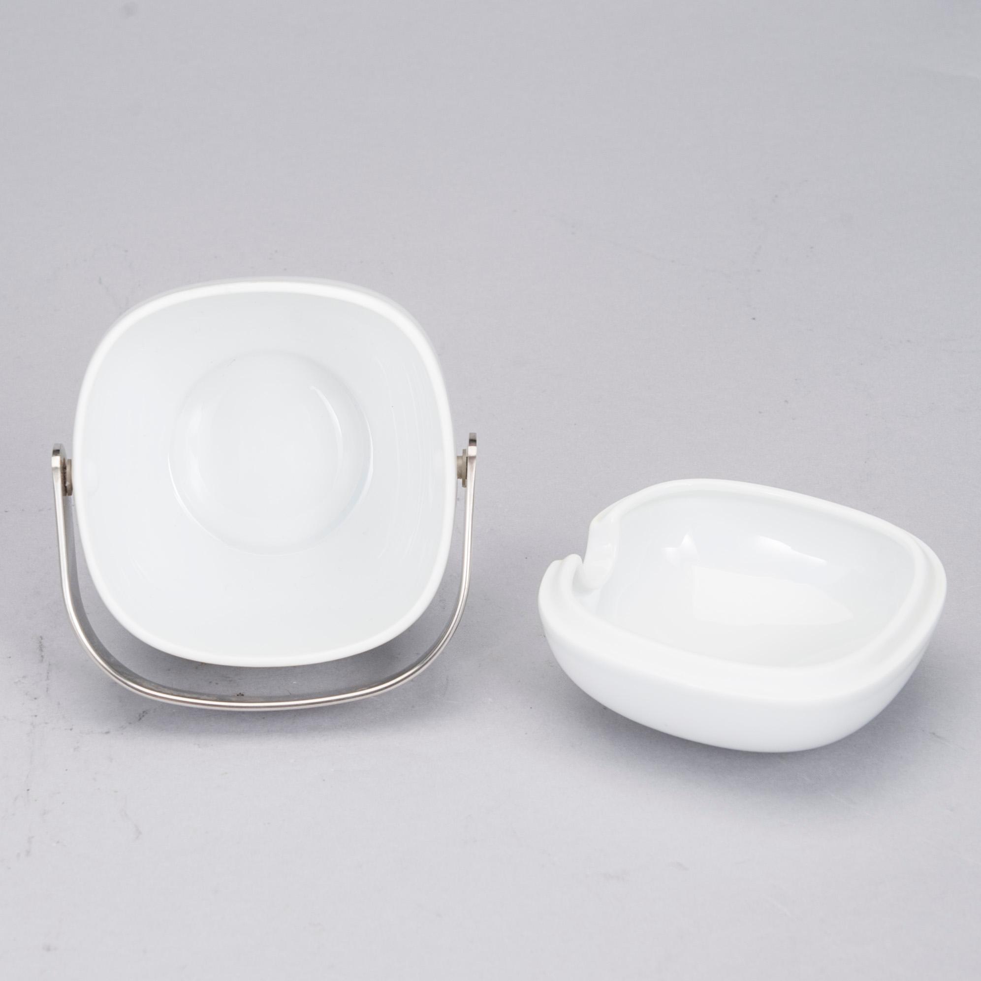 TERRIN samt SÅSSKÅL PÅ FAT, porslin, "Suomi", Timo Sarpaneva, Rosenthal Studio-linie.