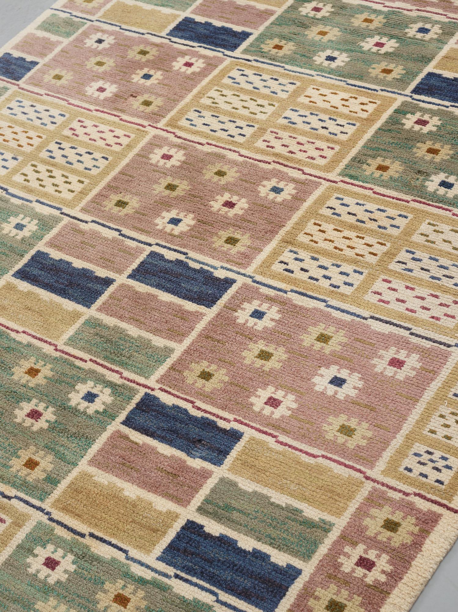 Märta Måås-Fjetterström, Matto, "Ängarna", knotted pile, ca 244-245,5 x 178,5-181,5 cm, signed AB MMF.