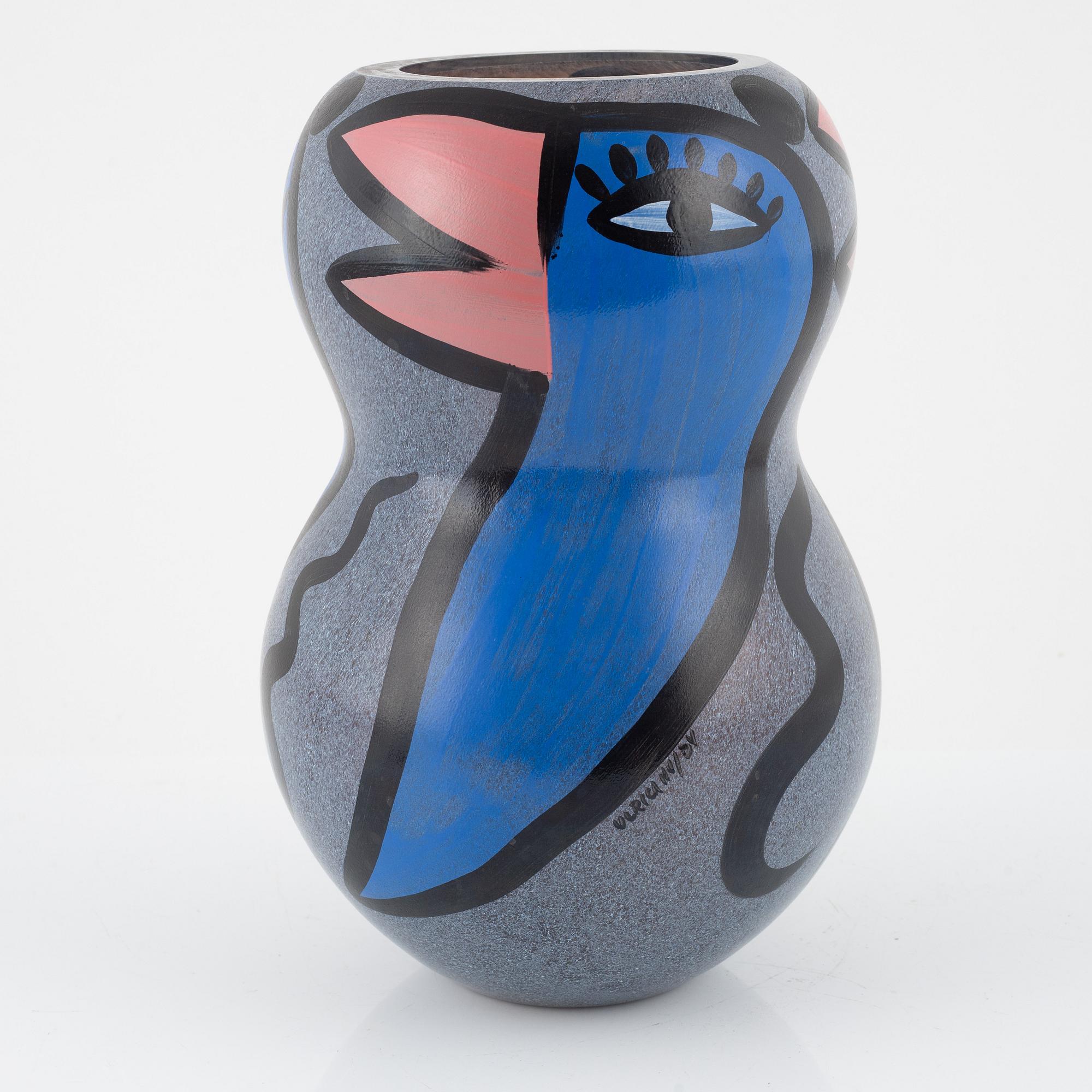 Ulrica Hydman-Vallien, a glass vase, Kosta Boda.