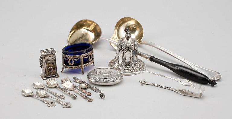 PARTI SILVER, 10 delar, bär bla svenska kontrollstämplar, tot vikt ca 230 g.