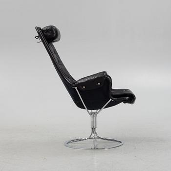 Bruno Mathsson, a Jetson swivel easy chair.