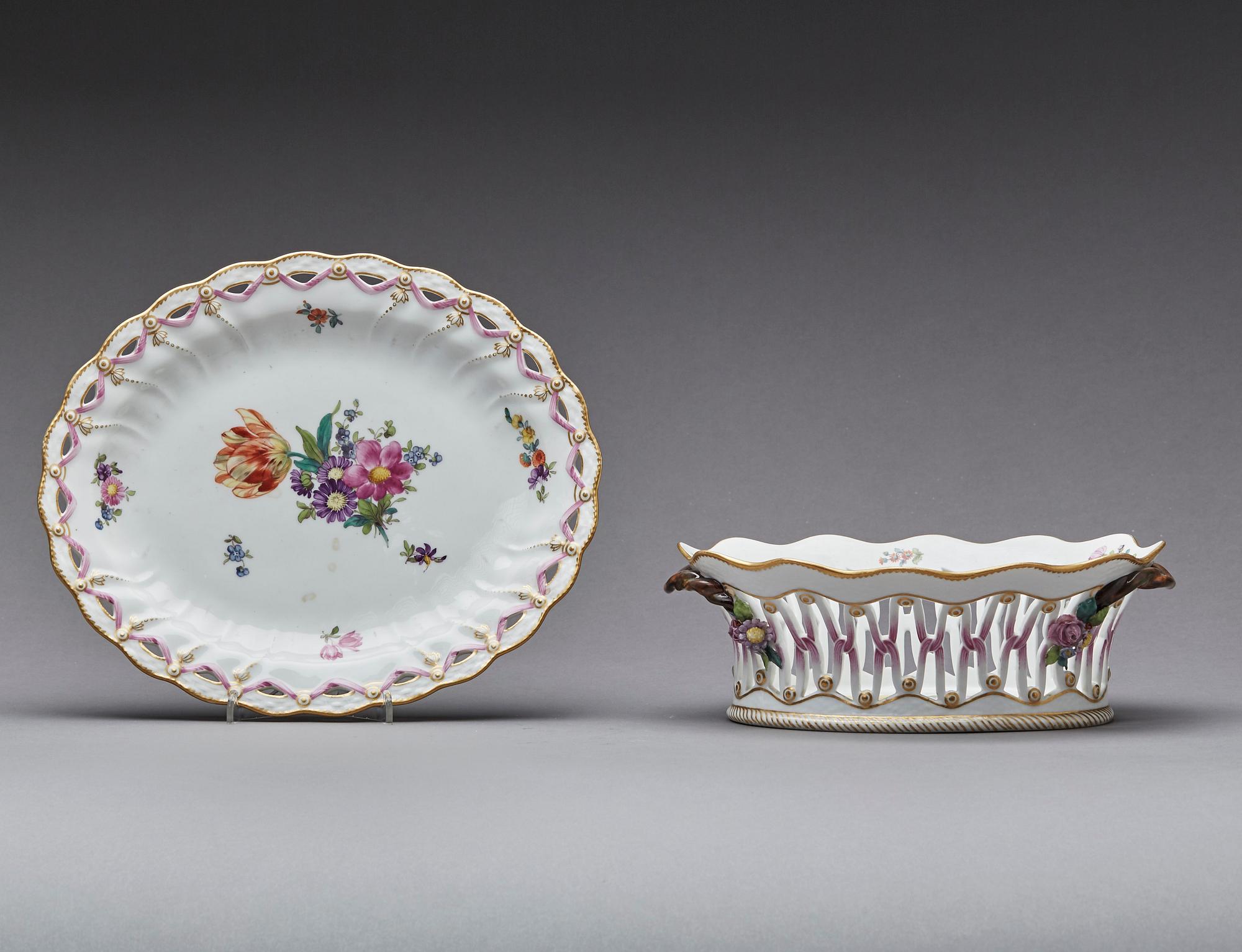 GALLERSKÅL med FAT, Royal Copenhagen, Danmark, Ca 1898-1923.