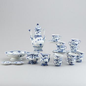 Royal Copenhagen, a 'Musselmalet' part mocca service, Denmark (18 pieces).