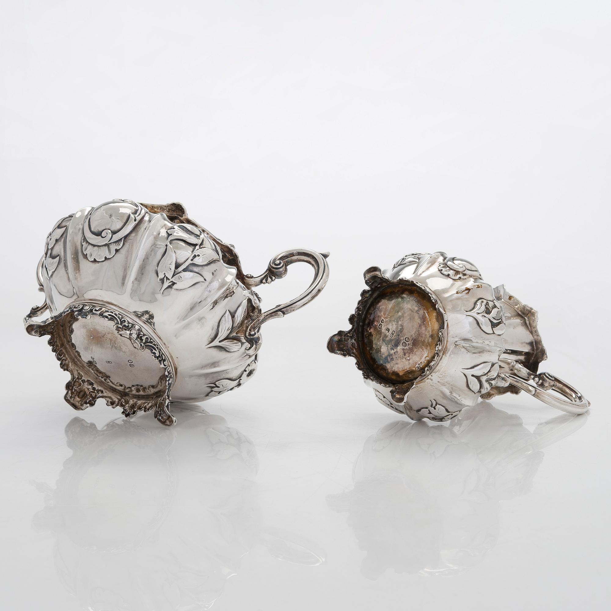 Sockerskål och mjölkkanna, sterlingsilver, London 1842.