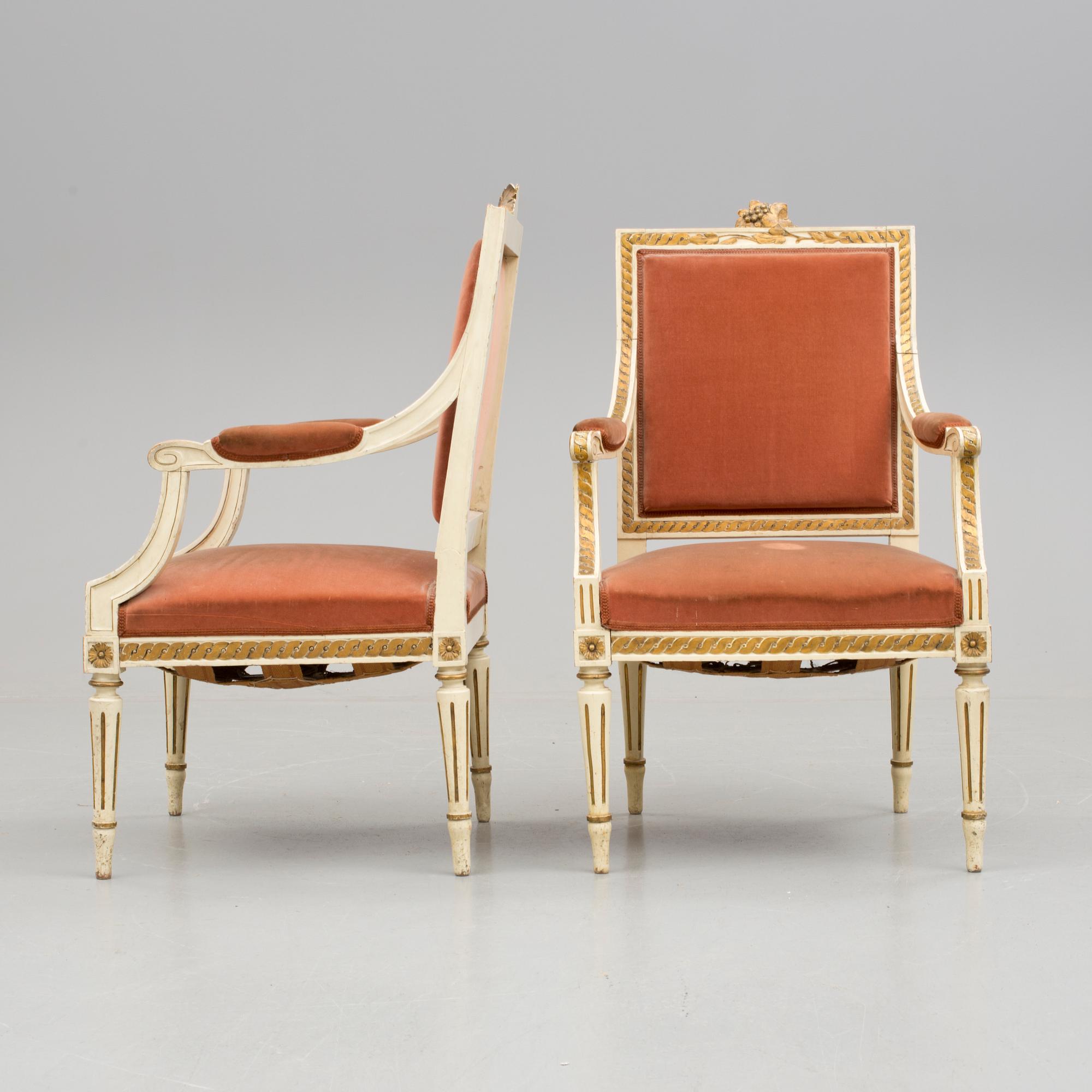 SALONGSGRUPP, tre delar. Gustaviansk stil, omkring sekelskifte 1900.