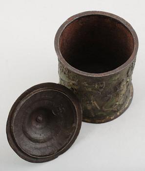 TOBAKSBURK, gjutjärn, Hälllefors Bruk, daterad 1793.