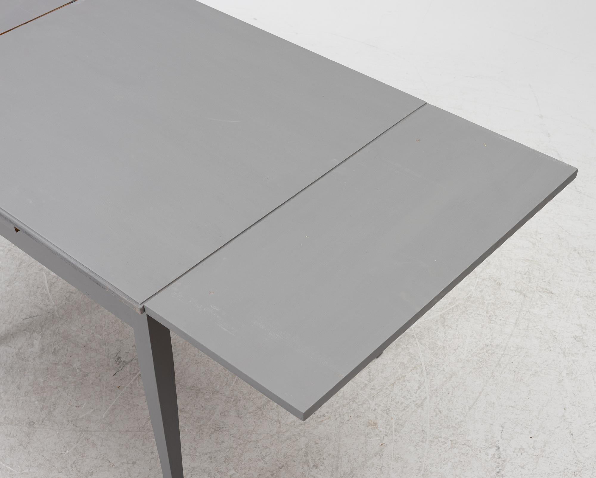 Dining table, 20th century.