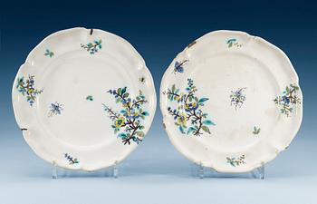 1211. Two faience plates, presumably Strasbourg, ca 1740. (2).