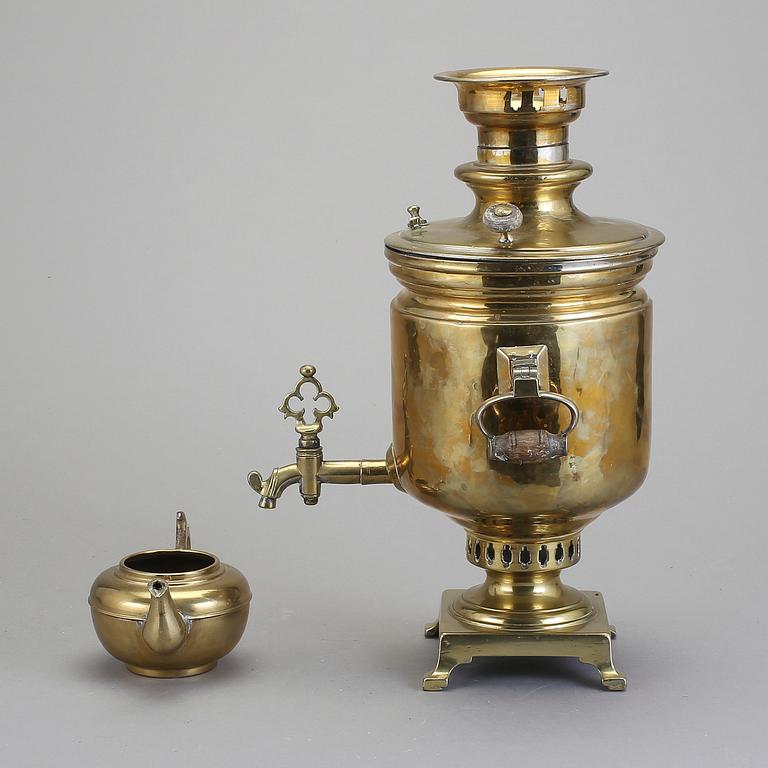 SAMOVAR, mässing, Ryssland, daterad 1889.