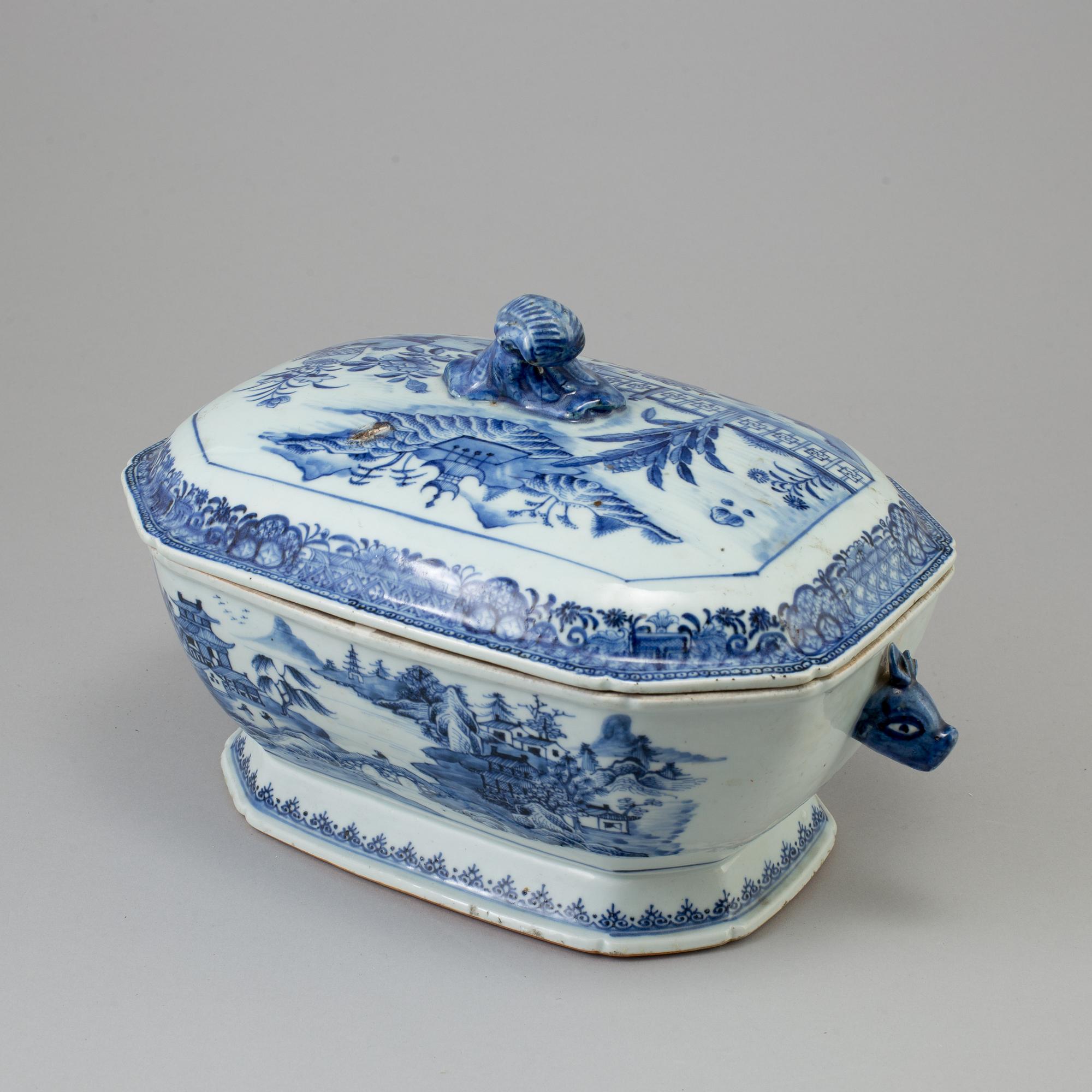 TERRIN med LOCK och FAT, kompaniporslin. Kina, Qingdynastin, Qianlong (1736-95).