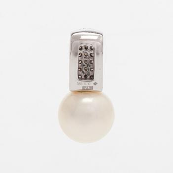 Hänge, odlad pärla, åttkantslipade diamanter, 14K vitguld.