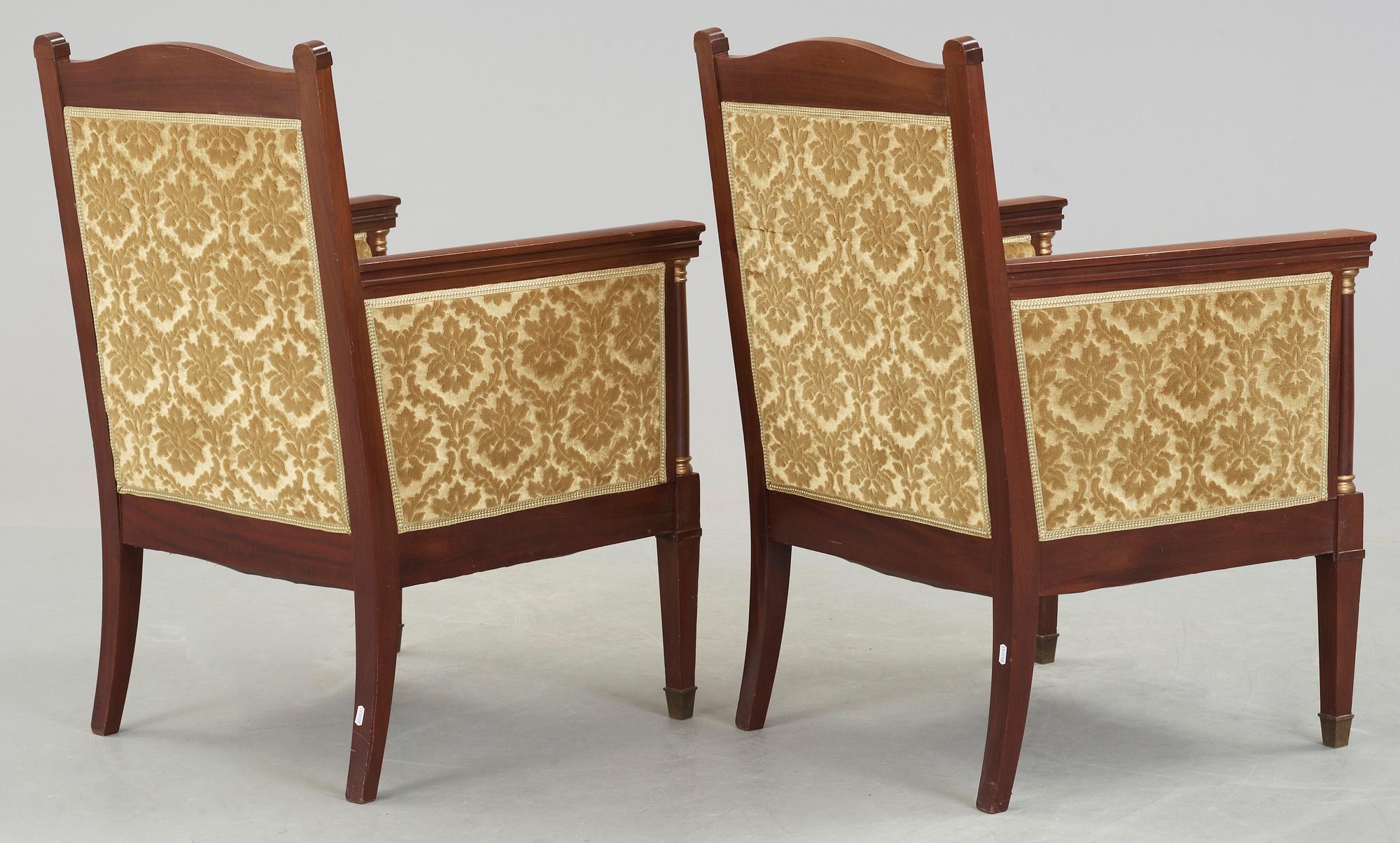 FÅTÖLJER, ett par, senempire, omkring 1800-talets mitt.