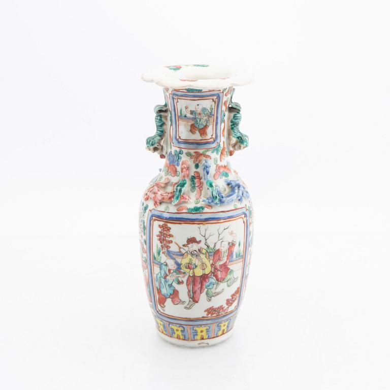 Vaser 3 st Kina 18/1900-tal porslin.