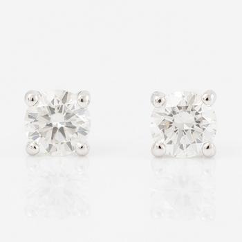 Earrings 18K white gold with brilliant-cut diamonds.