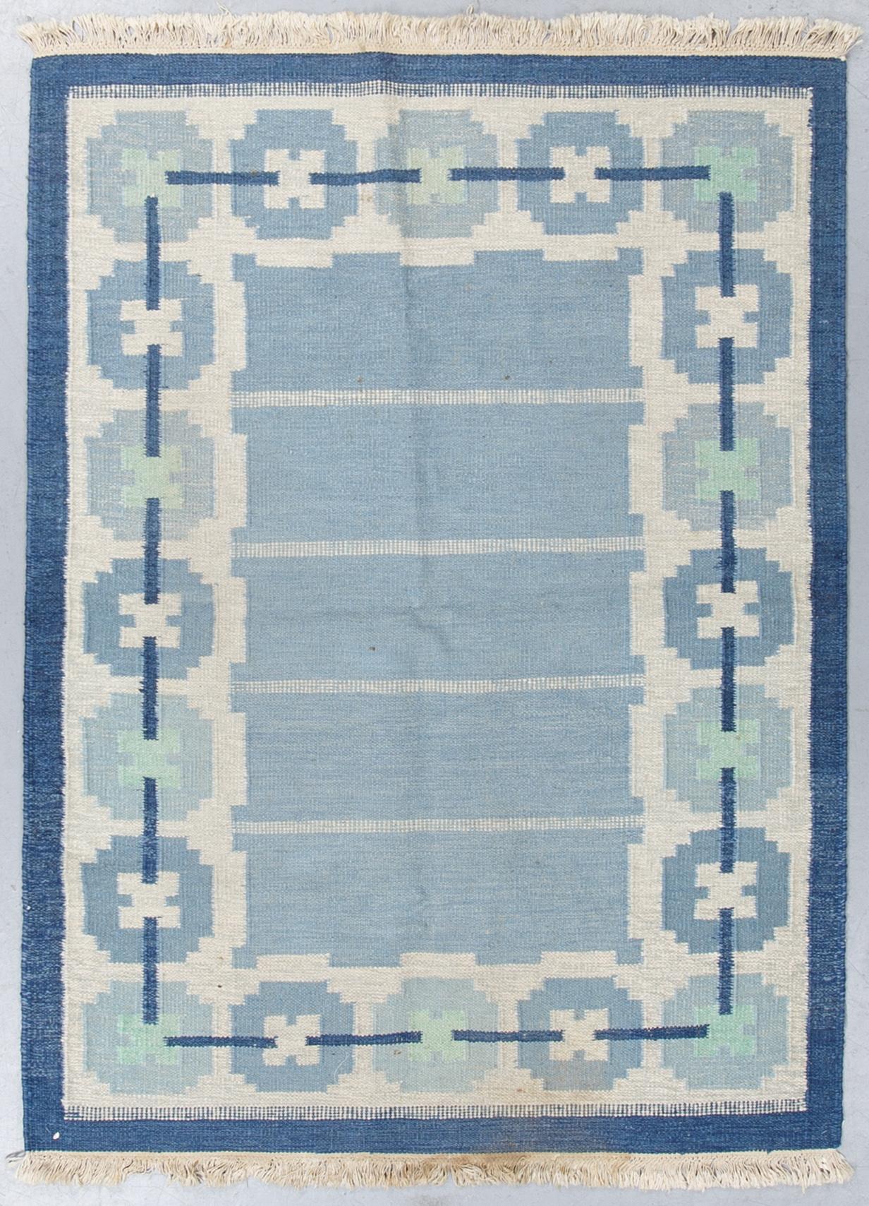 A carpet, flat weave, ca 197 x 147,5 cm, second half of the 20th century.