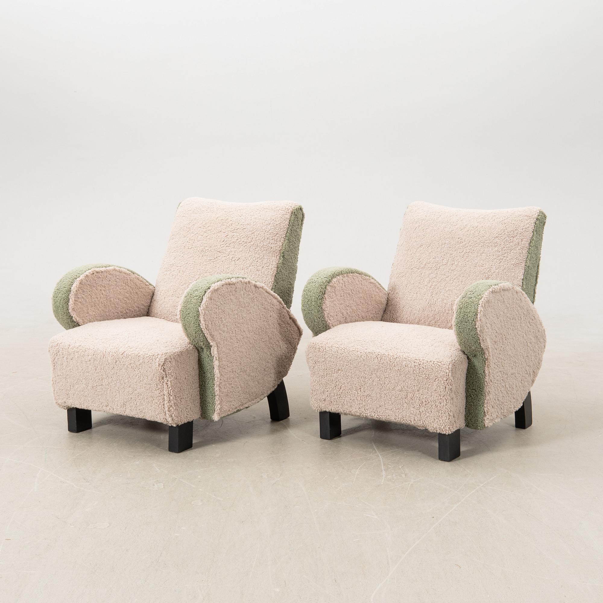 Armchairs, a pair from the 1940s/50s.